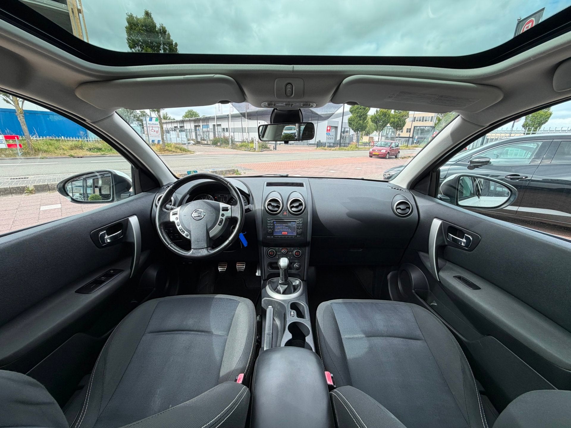 Nissan Qashqai 1.6 Connect Edition Clima|Cruise|Navi|Panoram, Voorwielaandrijving, Euro 5, Stof, Gebruikt