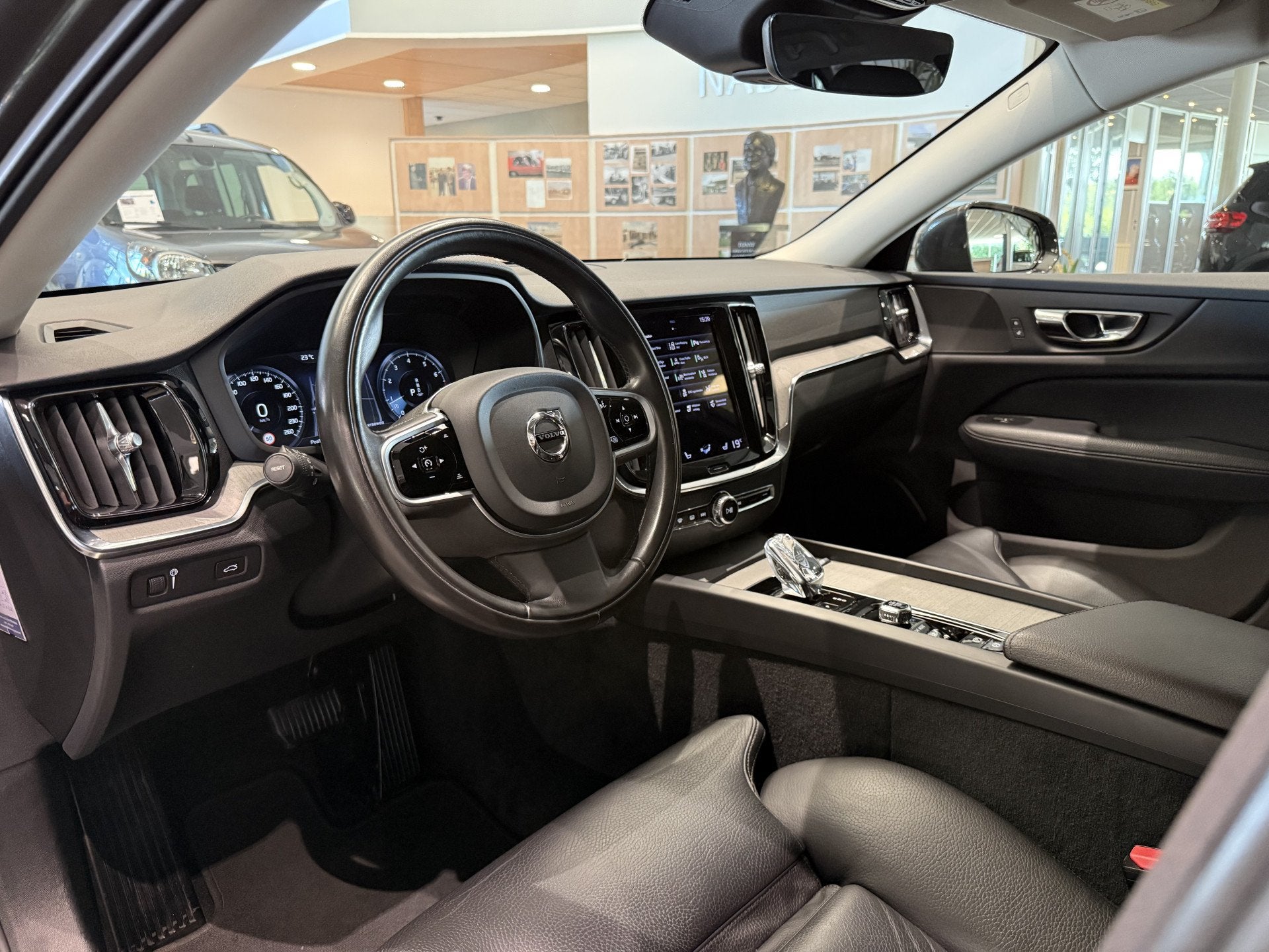 Volvo V60 2.0 B4 Inscription NL auto, Pilot Assist cruise, M, Auto's, Volvo, 12 maanden, Euro 6, Hybride Elektrisch/Benzine, 1677 kg