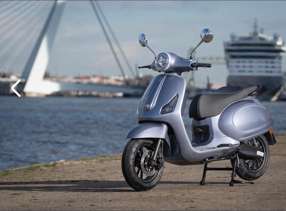 Zo goed als nieuwe electrische scooter, Elektrisch, Zo goed als nieuw, Ophalen, Overige merken
