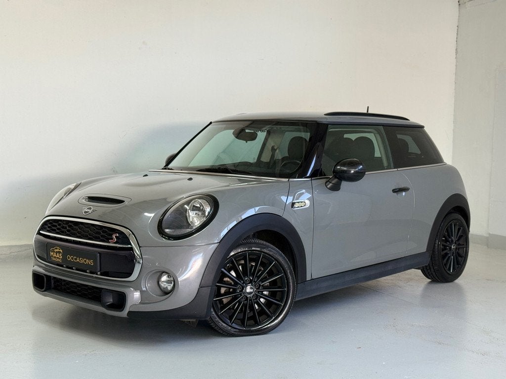 Mini Mini 2.0 Cooper S Automaat / Leder / JCW Stuurwiel, 1998 cc, Gebruikt, Zwart, 4 stoelen