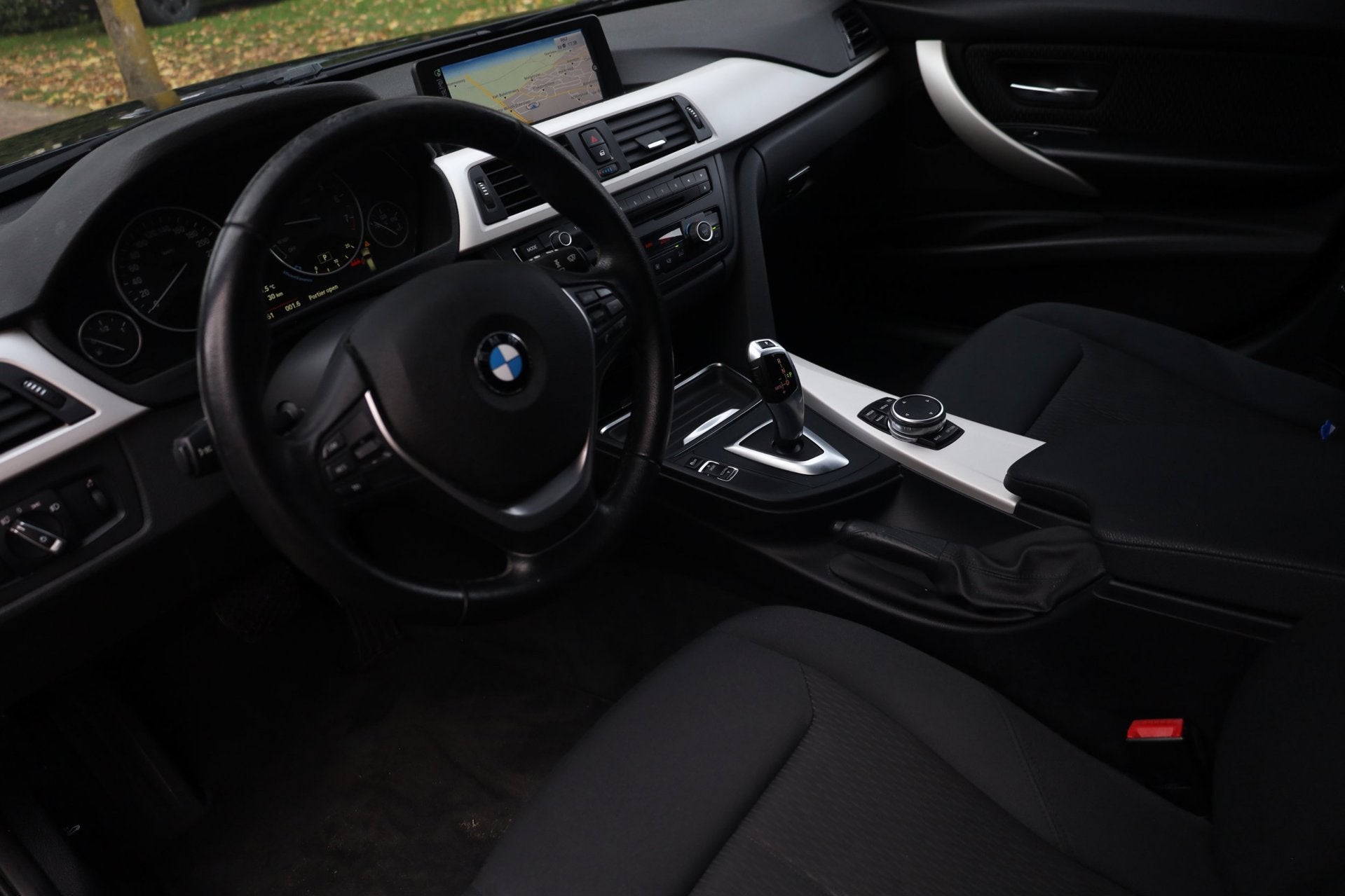 BMW 3-serie Touring 320i Executive Aut. | Xenon | Zwart Opti, Automaat, Dealer onderhouden, Gebruikt, 4 cilinders