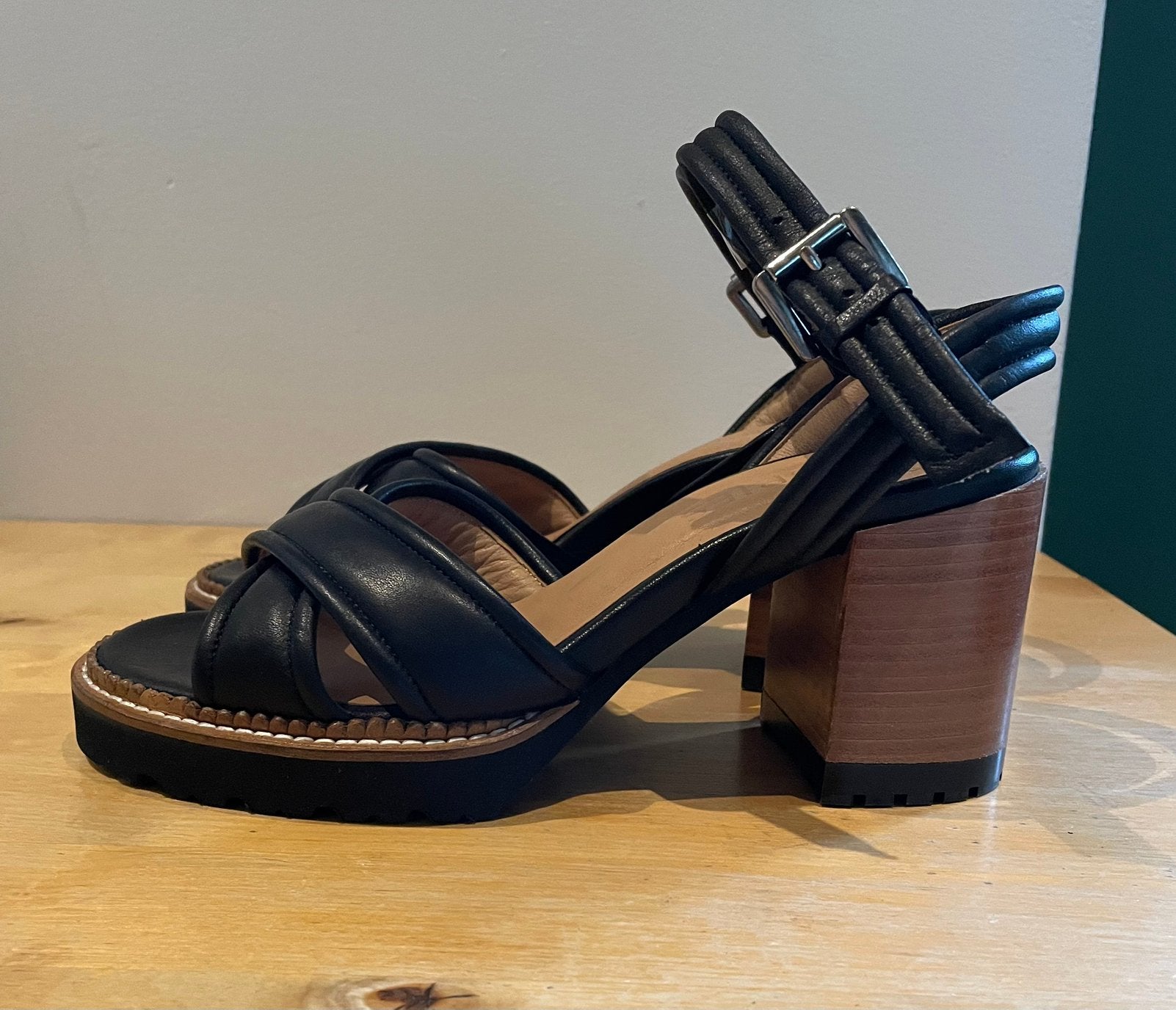 Nieuwe zwart leren Shabbies sandalen mt 40, Zwart, Nieuw, Sandalen of Muiltjes, Ophalen of Verzenden