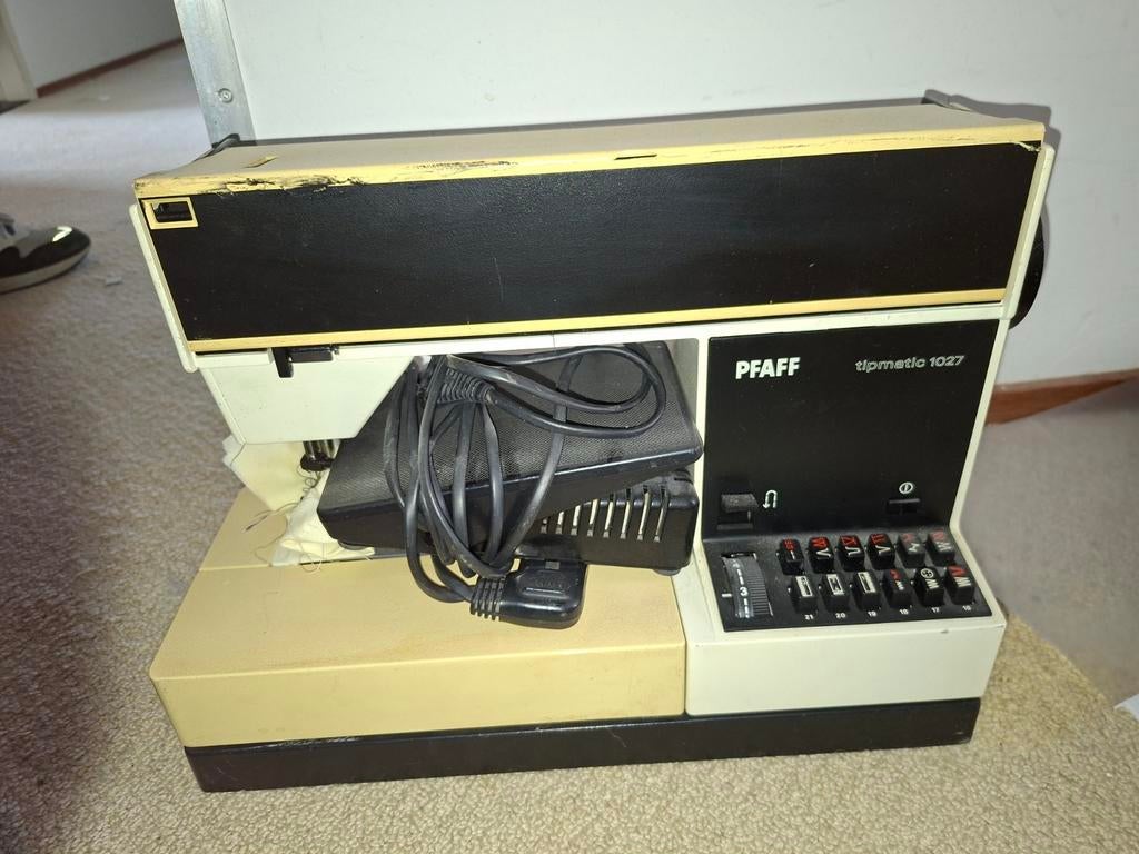 Pfaff tipmatic 1027 naaimachine - Gebruikt, Hobby en Vrije tijd, Naaimachines en Toebehoren, Ophalen, Gebruikt, Naaimachine, Pfaff