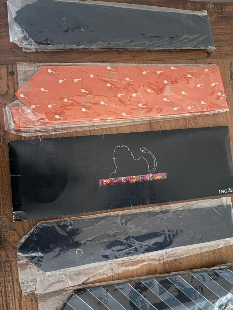 Bedrijf stropdassen, Kleding | Heren, Stropdassen, Ophalen, Zo goed als nieuw, Overige kleuren