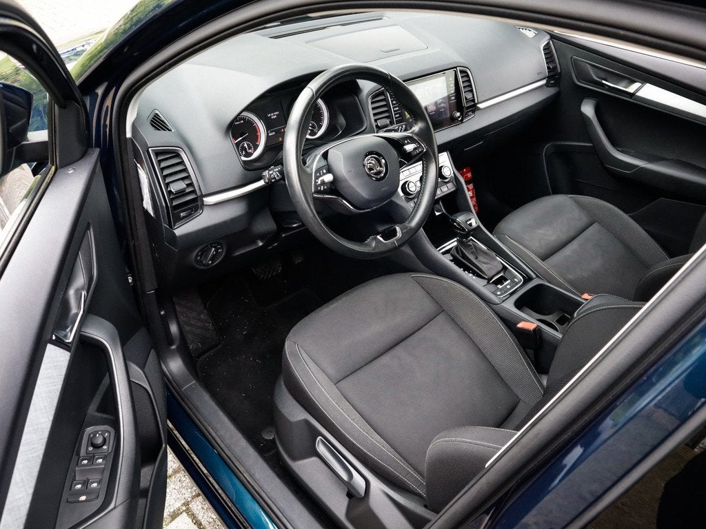 Skoda Karoq 1.5 TSI ACT Business Edition 2e-Eig. & Keurig-On, Auto's, Skoda, Stof, 4 cilinders, Blauw, 1317 kg