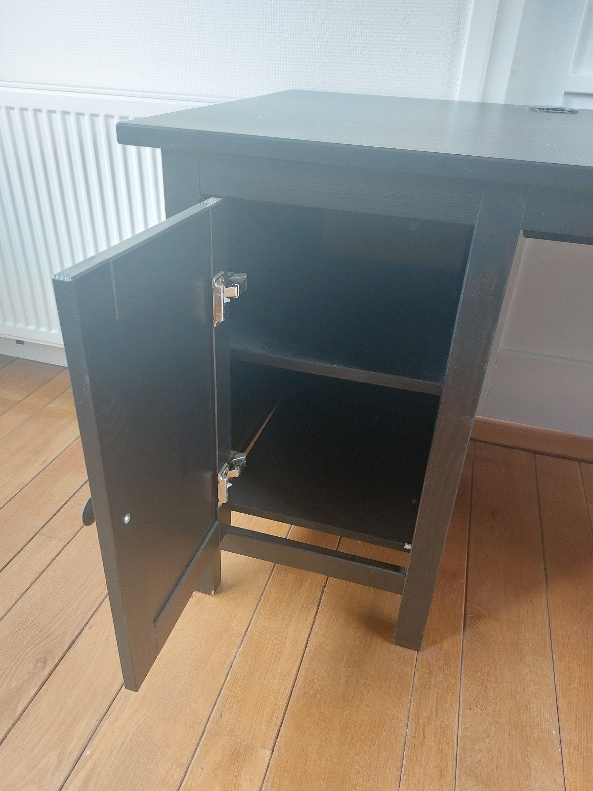 Ikea bureau zwart gratis af te halen, Huis en Inrichting, Ophalen, Gebruikt