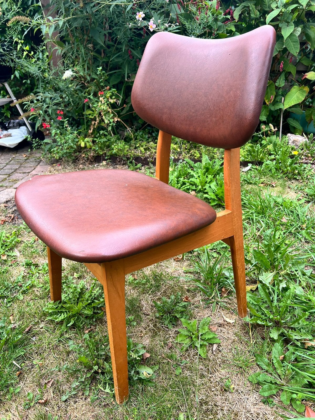 Laatste kans!GRATIS design vintage retro stoel/eetkamerstoel, Verzenden, Gebruikt, Bruin, Eén