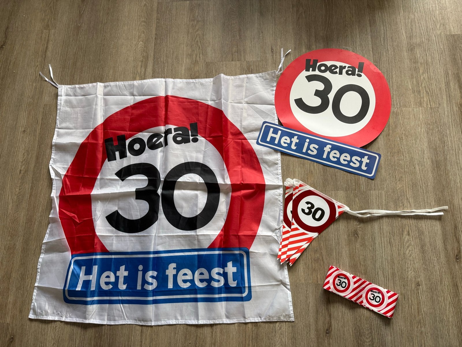 Verjaardagsversiering 30 jaar - Hoera! Het is feest, Ophalen of Verzenden, Zo goed als nieuw, Versiering, Verjaardag