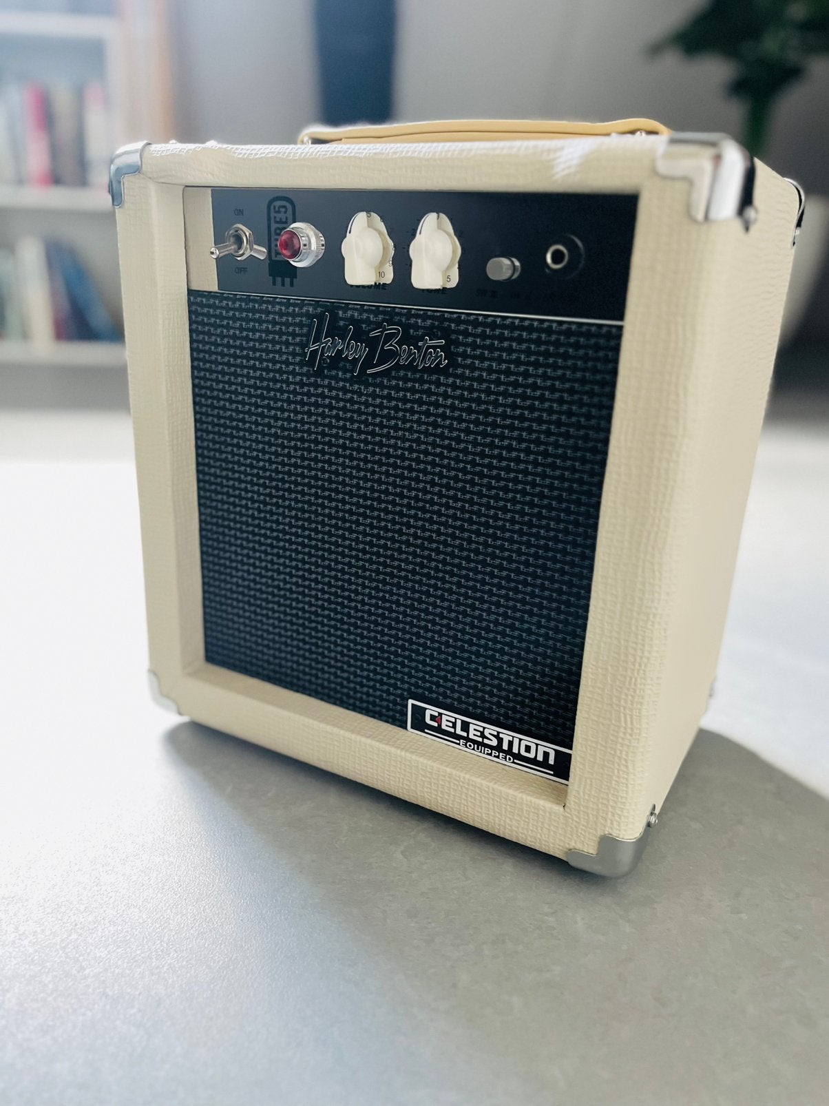 Gloednieuwe Harley Benton TUBE5 buizenversterker met hoes, Ophalen, Nieuw
