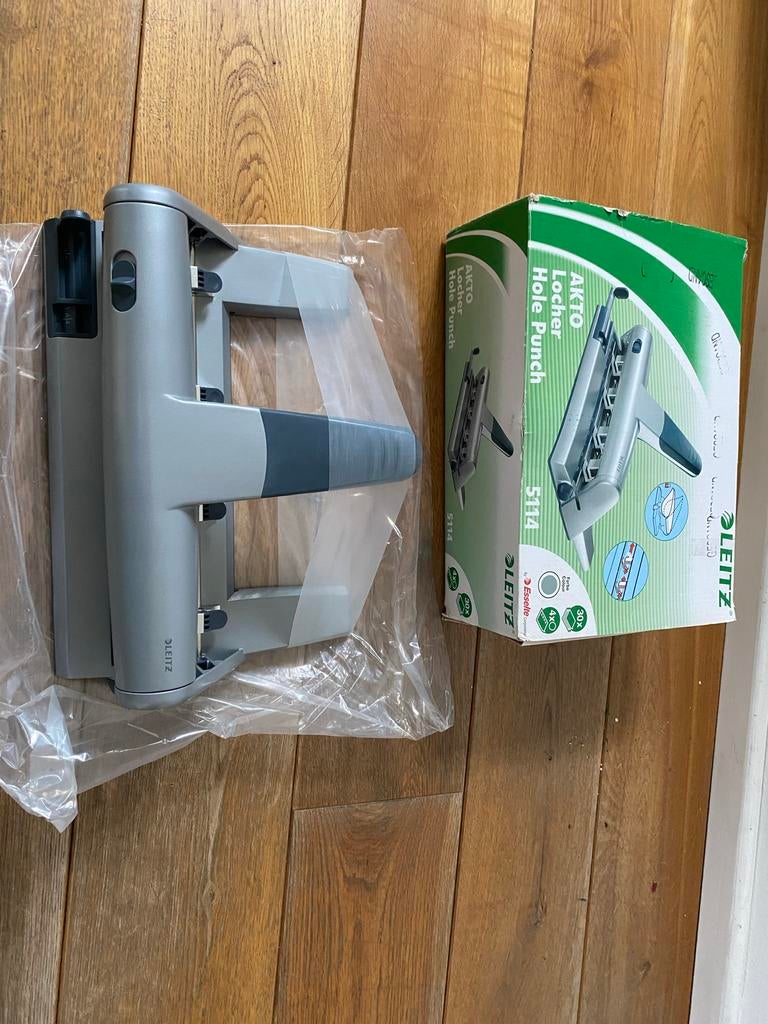 Leitz AKTO Hole Punch 5114 Perforator, Ophalen