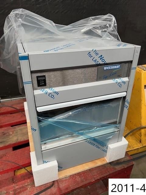 2011. IJsmachine / ijsklontjes maker / ijsblokjesmachine, Ophalen, Gebruikt