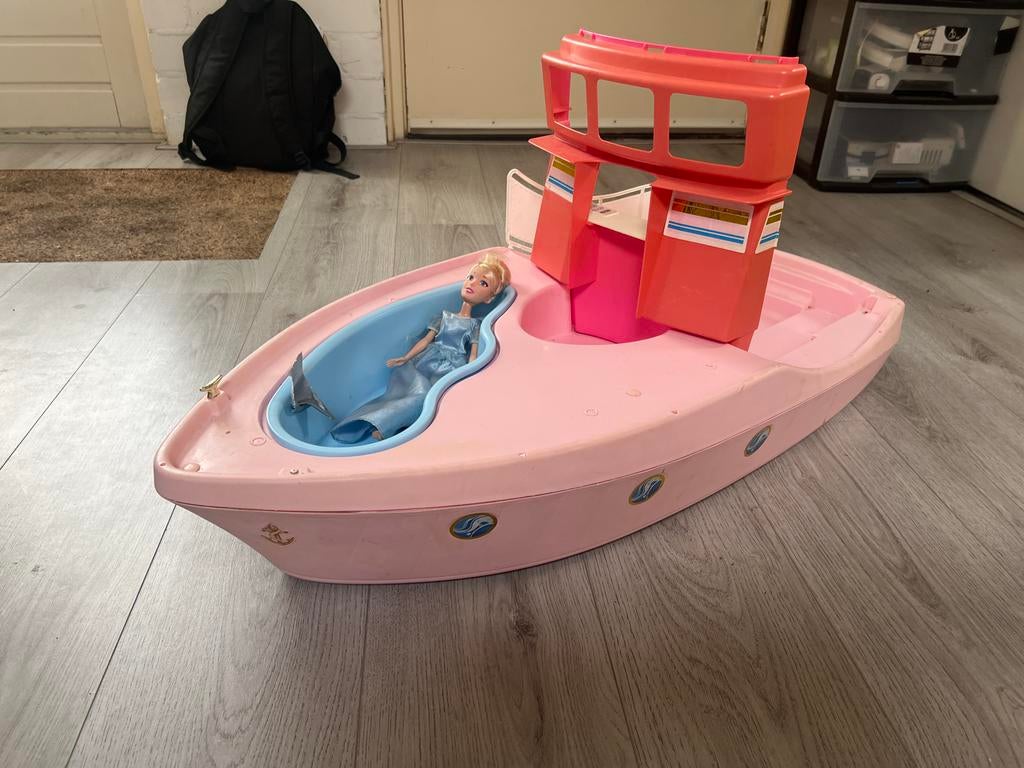 Barbie boot met pop - Roze speelgoedboot, Kinderen en Baby's, Ophalen of Verzenden, Gebruikt, Barbie