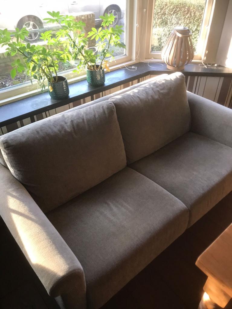 Grijze bank, Huis en Inrichting, Ophalen, Gebruikt, 150 tot 200 cm, Tweepersoons