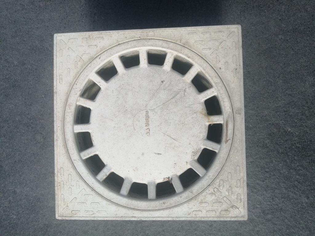 Afvoerput/schrobput met stankafsluiter 20 * 20 cm, Ophalen, Pvc, Minder dan 2 meter, 80 mm of meer