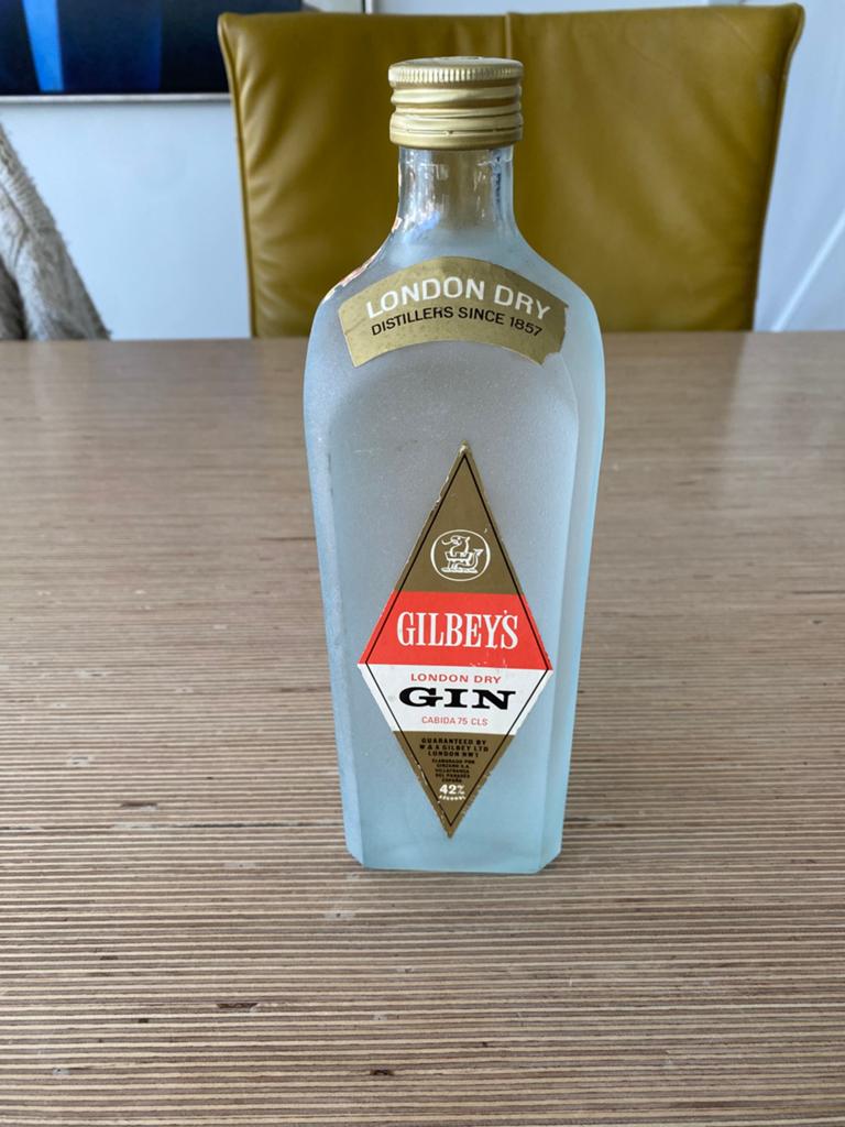 Gilbey’s London dry GIN 42% , jaren 70, Ophalen, Zo goed als nieuw, Overige typen