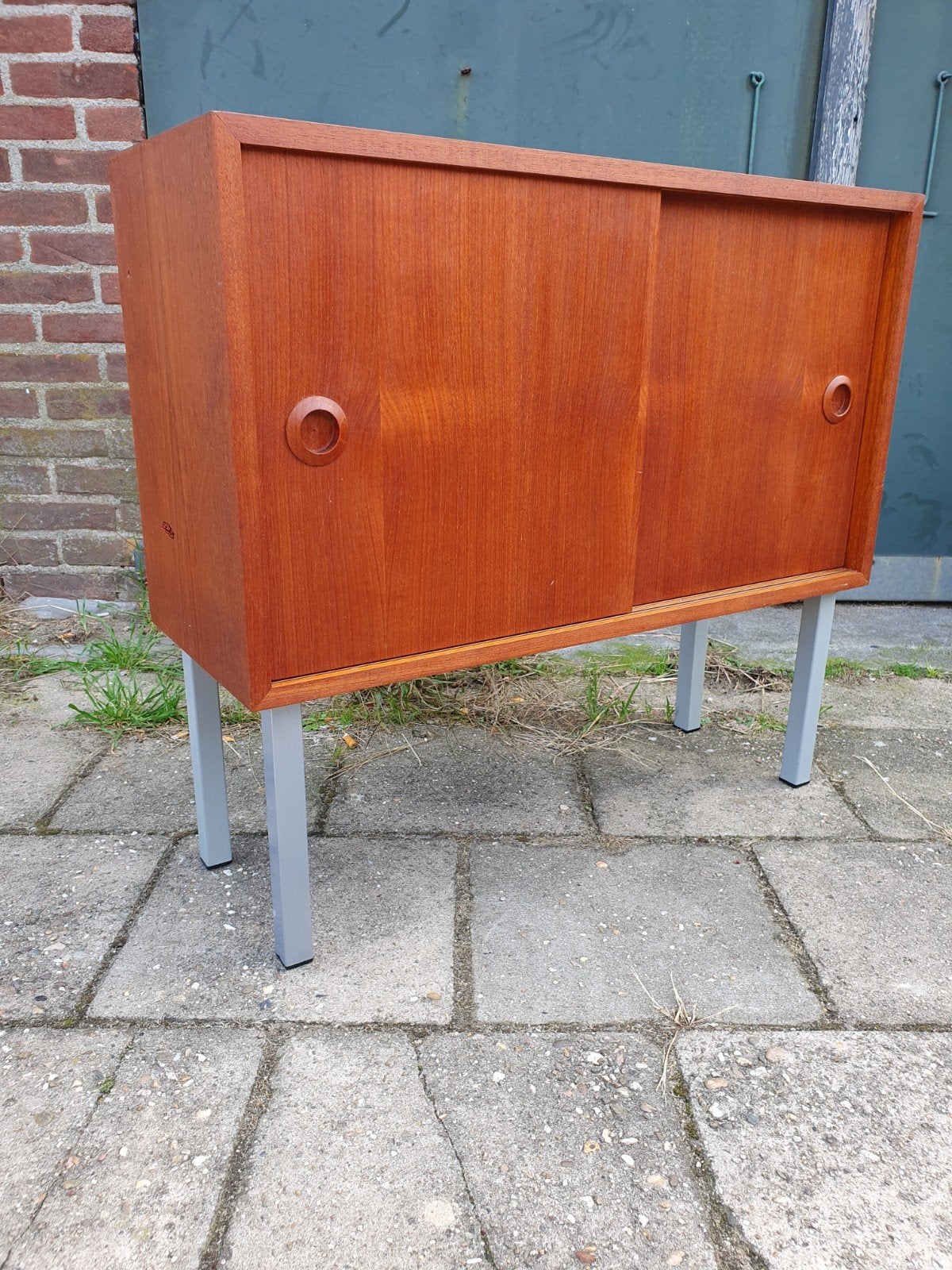 Vintage kastje met schuifdeuren., Ophalen, Gebruikt