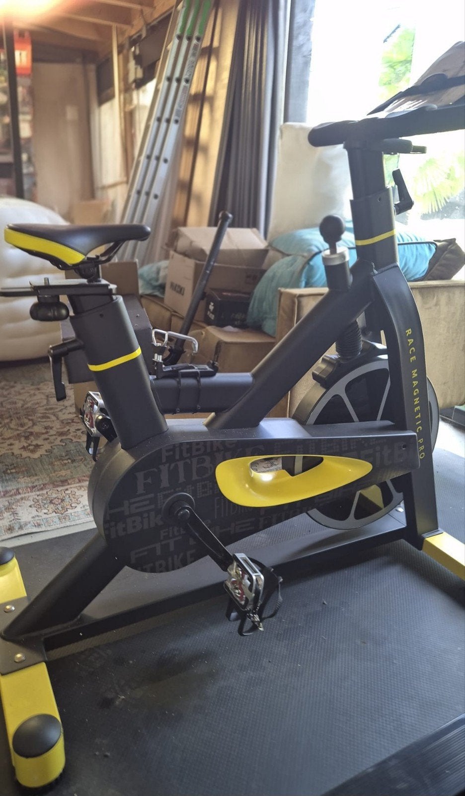 Spinningfiets Magnetic Pro FitBike - zgan (22kg vliegwiel, Ophalen, Zo goed als nieuw, Benen, Spinningfiets