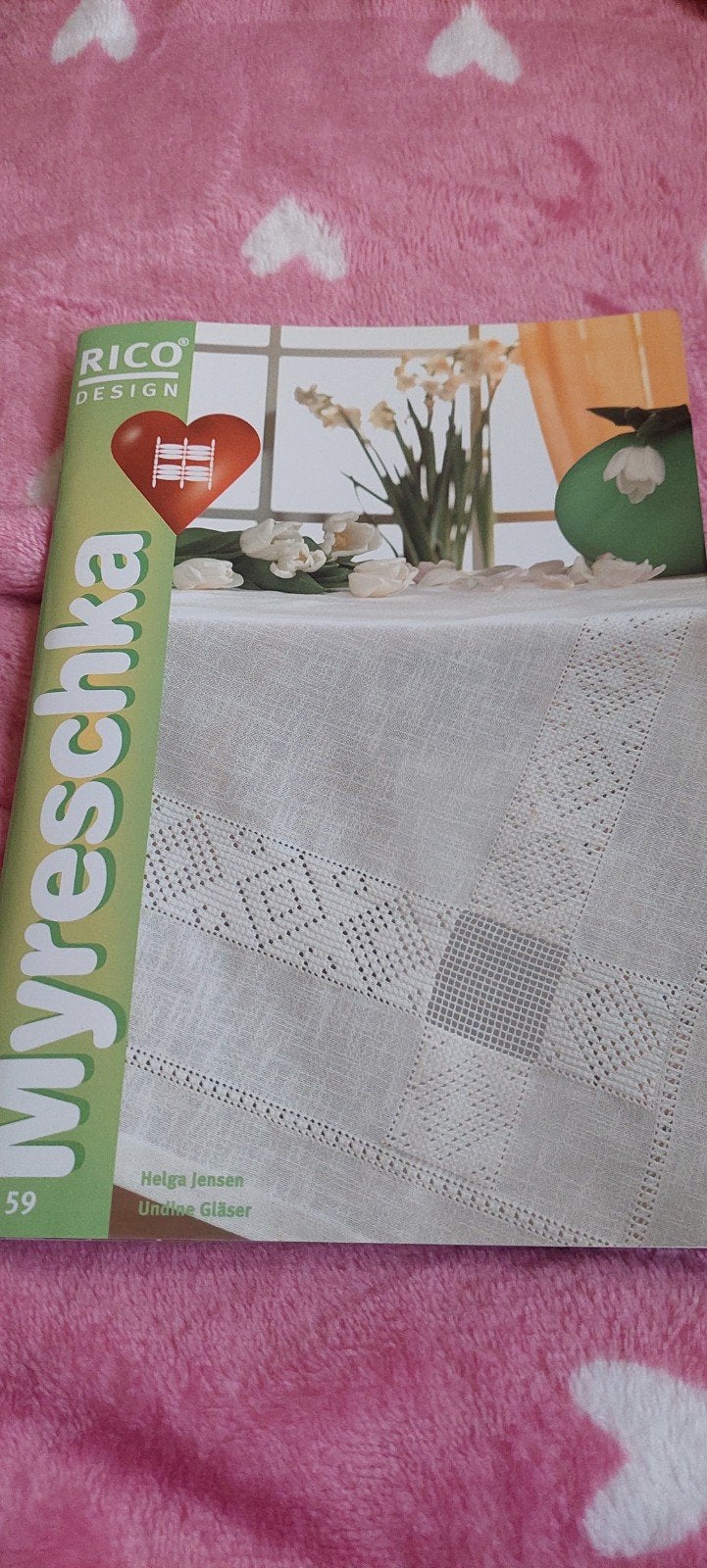 Rico design boekje met borduurpatronen voor o.a tafelkleden, Ophalen of Verzenden, Gebruikt, Handborduren, Patroon