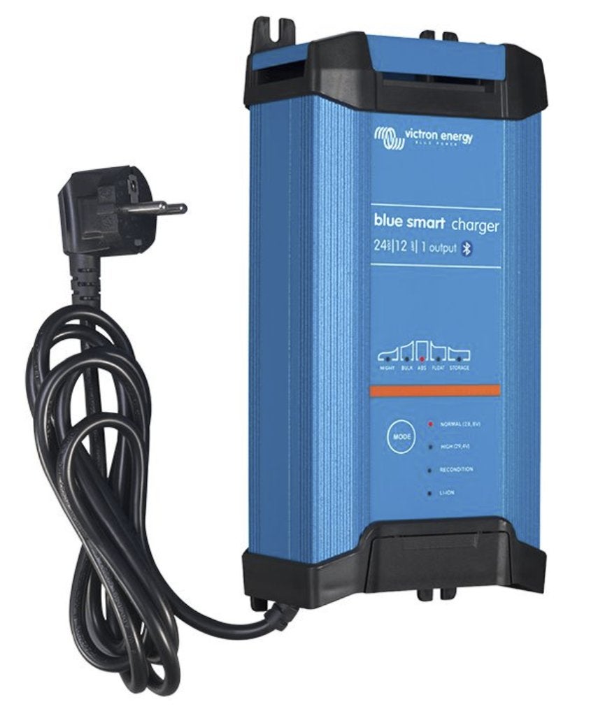 Victron enery Blue Smart 24v 12a IP22 lader, Ophalen of Verzenden, Zo goed als nieuw, Motor en Techniek
