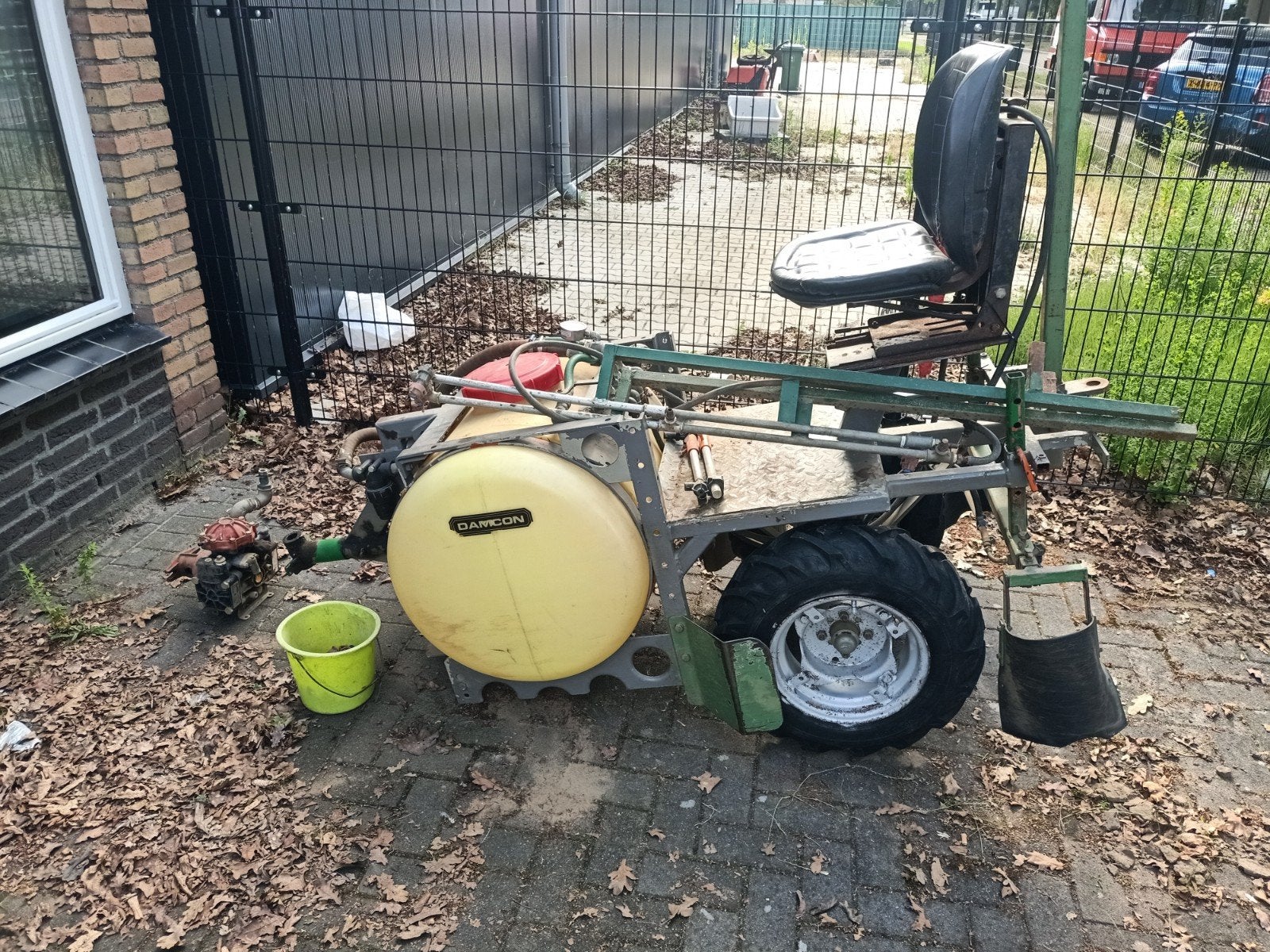 Spuit tuinfrees Ferrari, Ophalen