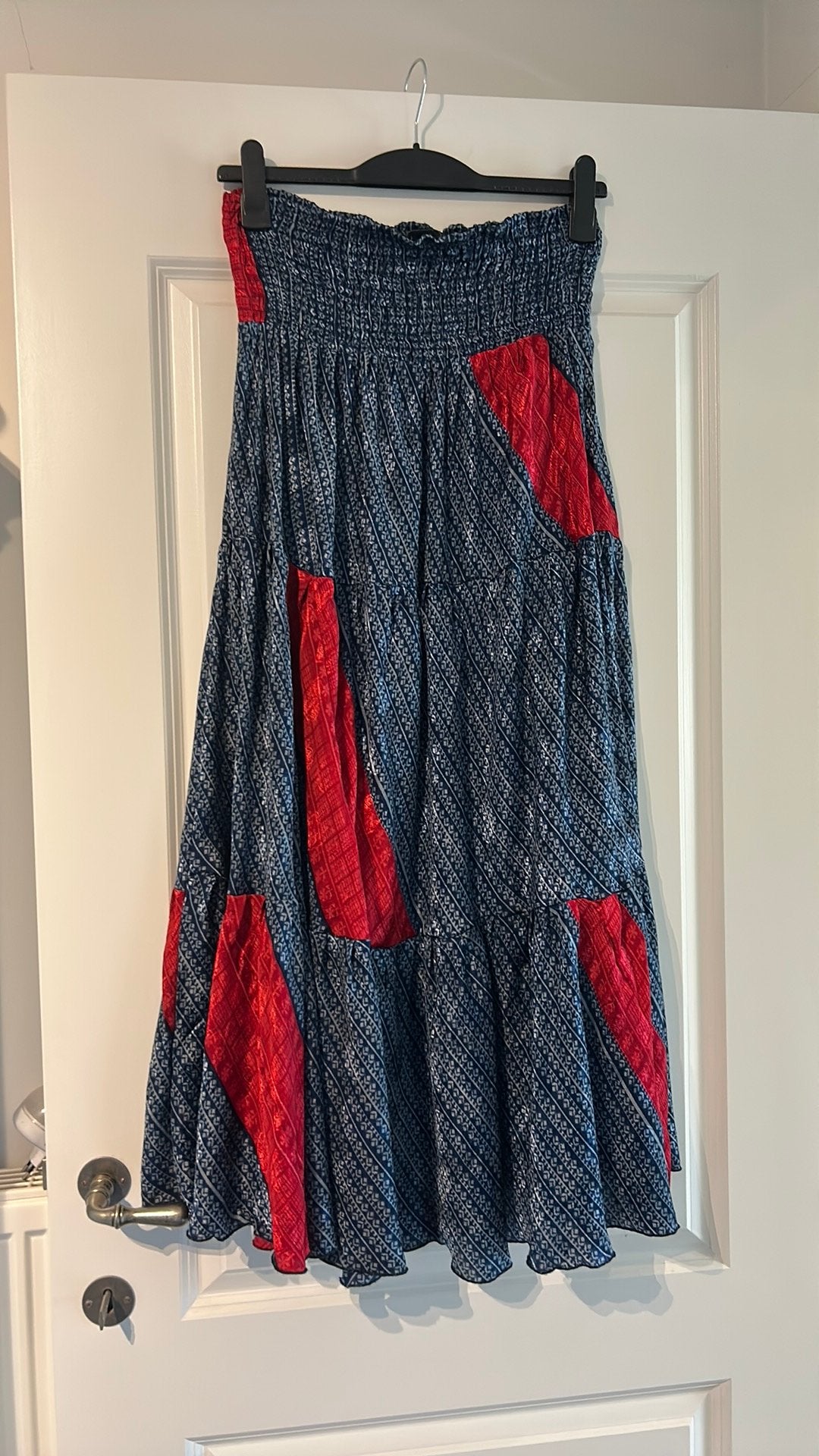 Sissel edelbo maxi rok silk blauw grijs rood, Ophalen of Verzenden, Zo goed als nieuw, Blauw, Onder de knie