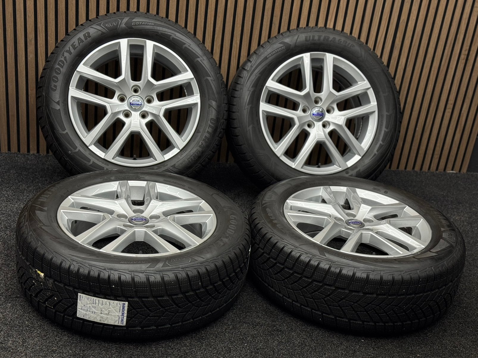 WINTER! Originele 18 inch Volvo XC60 5x108 ET55 Goodyear SUV, Ophalen, 18 inch, ., Banden en Velgen