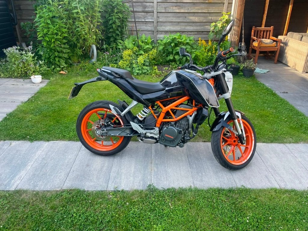 KTM 390 Duke ABS - A2 - 32kW/44pk, Motoren, Bedrijf, Minimaal motorrijbewijs A2, ABS, Naked bike