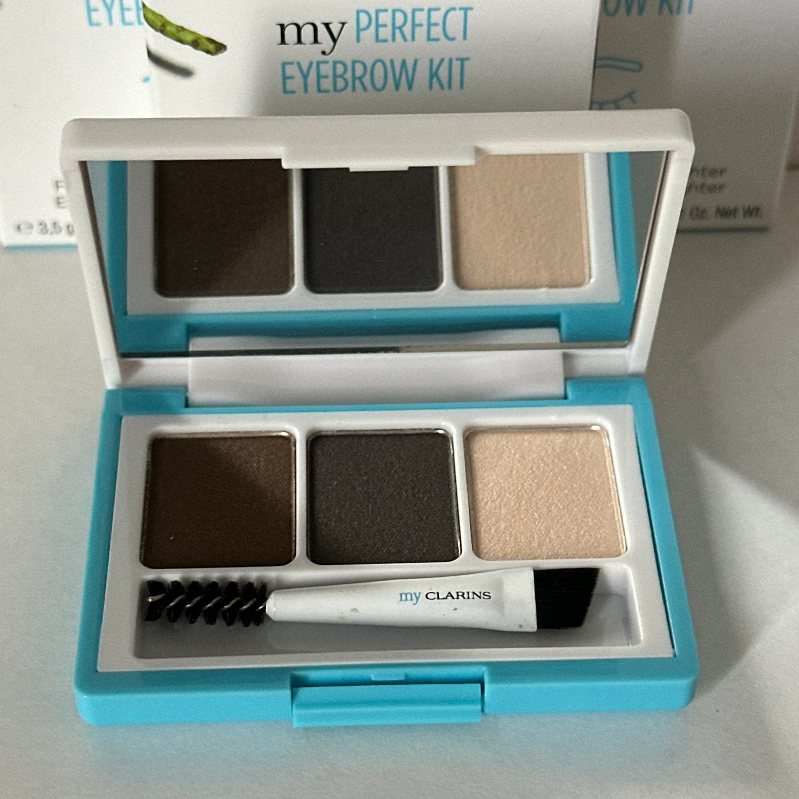 Clarins My Perfect Eyebrow Kit #02 Medium Deep#, Ophalen of Verzenden, Nieuw, Ogen, Make-up