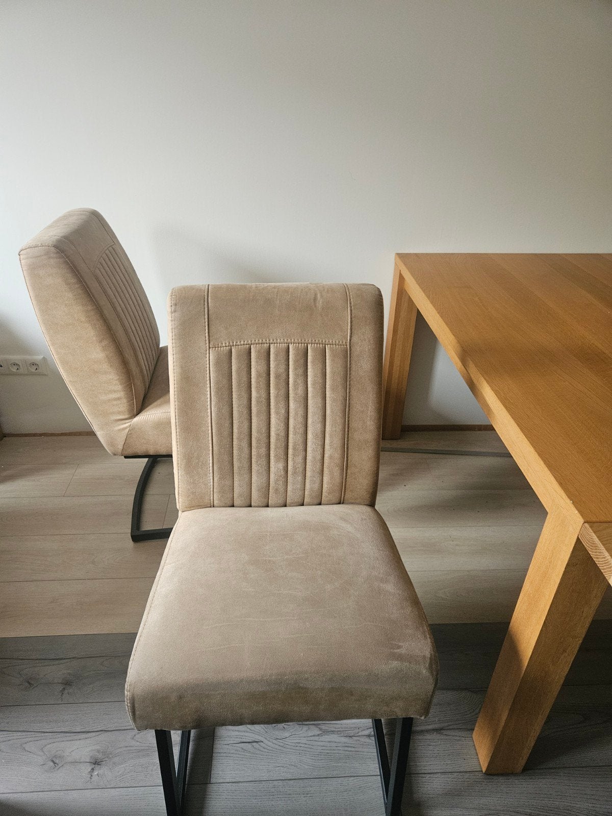 Uitschuifbare eettafel met 4 stoelen, Ophalen, Gebruikt, Modern, functioneel, 50 tot 100 cm