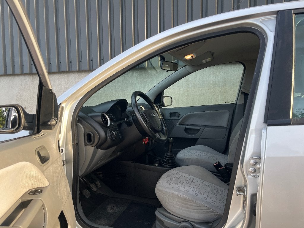 Foto 9 van Ford Fiësta 1.3 | 5 Deurs | Apk 09-2027 | Carplay |Trekhaak