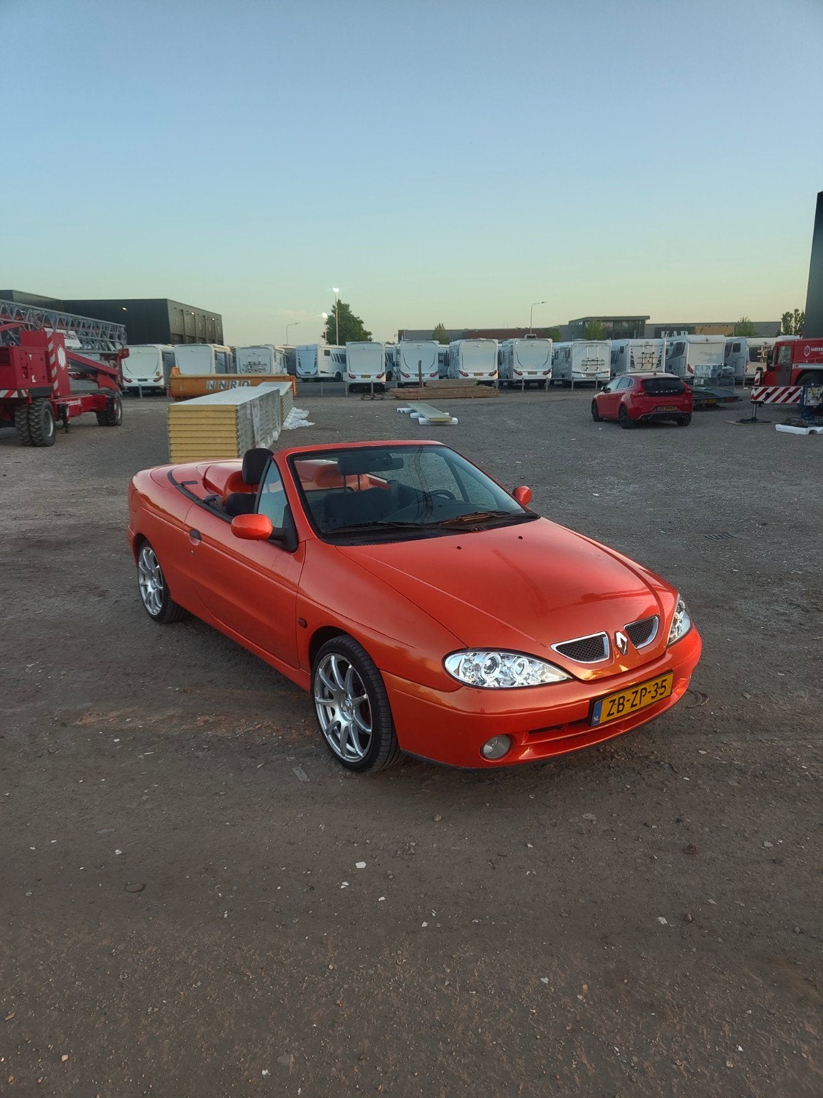 OPVALLER | NIEUWE APK |Renault Mégane 1.6 16V Cabriolet 1999, Auto's, Renault, Voorwielaandrijving, Stof, Cabriolet, 4 stoelen