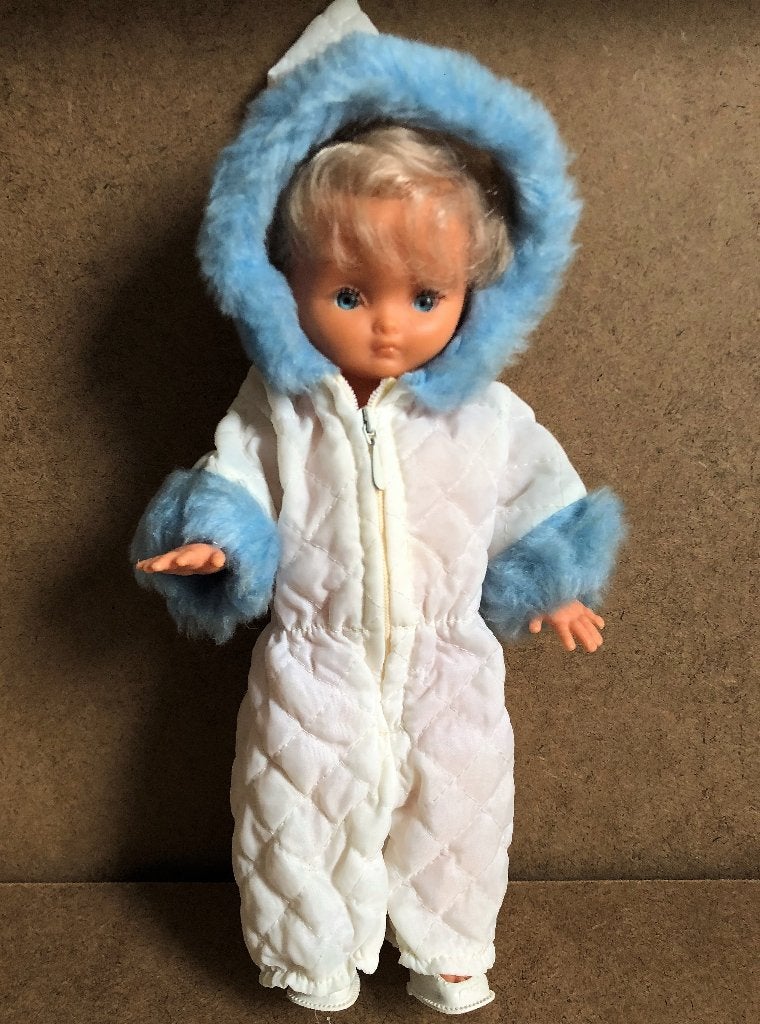 Vintage Bella Pop met Skipak 28 cm, Verzamelen, Ophalen of Verzenden, Gebruikt, Pop