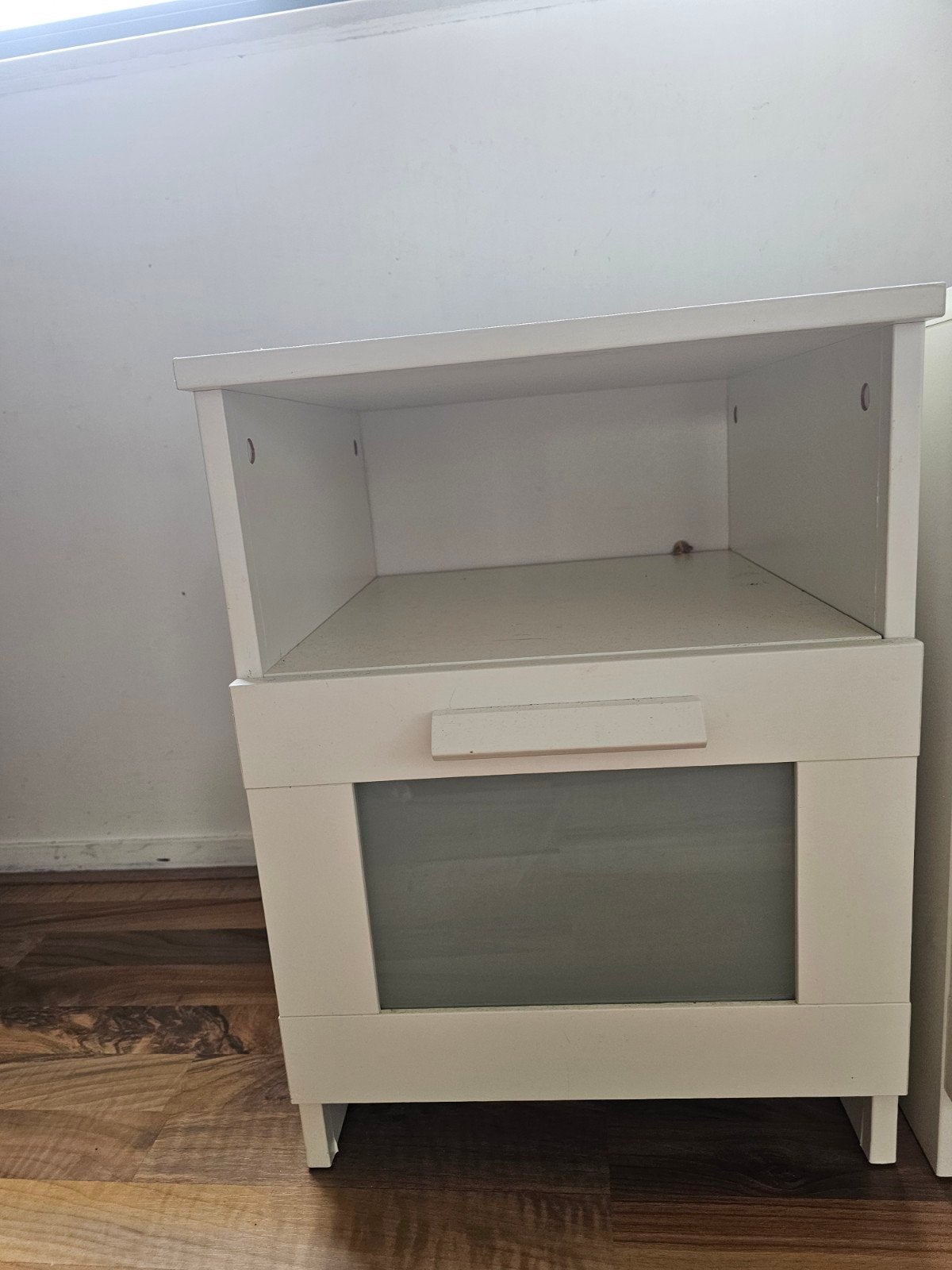 Nachtkastje met lade en open vak - Wit, Gebruikt, Minder dan 45 cm, Hout, 55 tot 70 cm