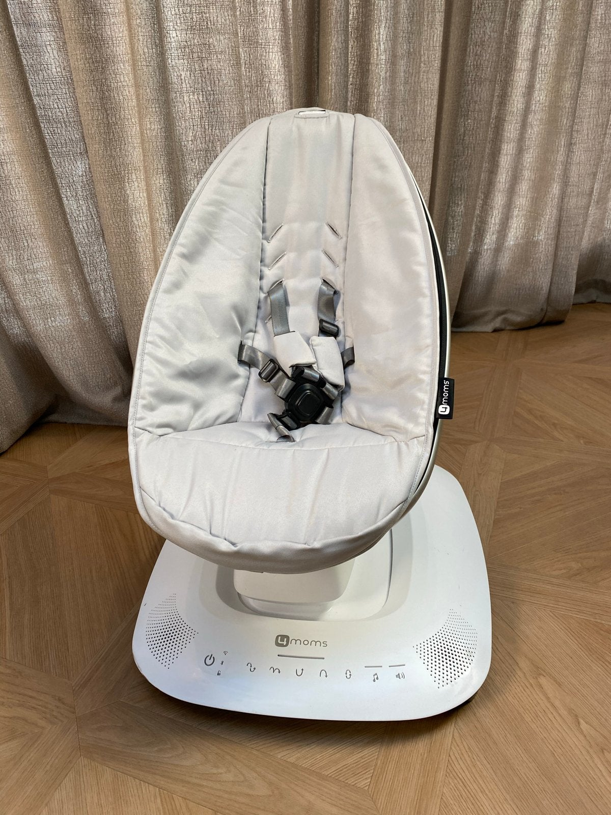 4 Moms Mamaroo - ziet er nog super uit!, Wipstoel, Ophalen, Overige merken, Met gordel(s) of riempje(s)
