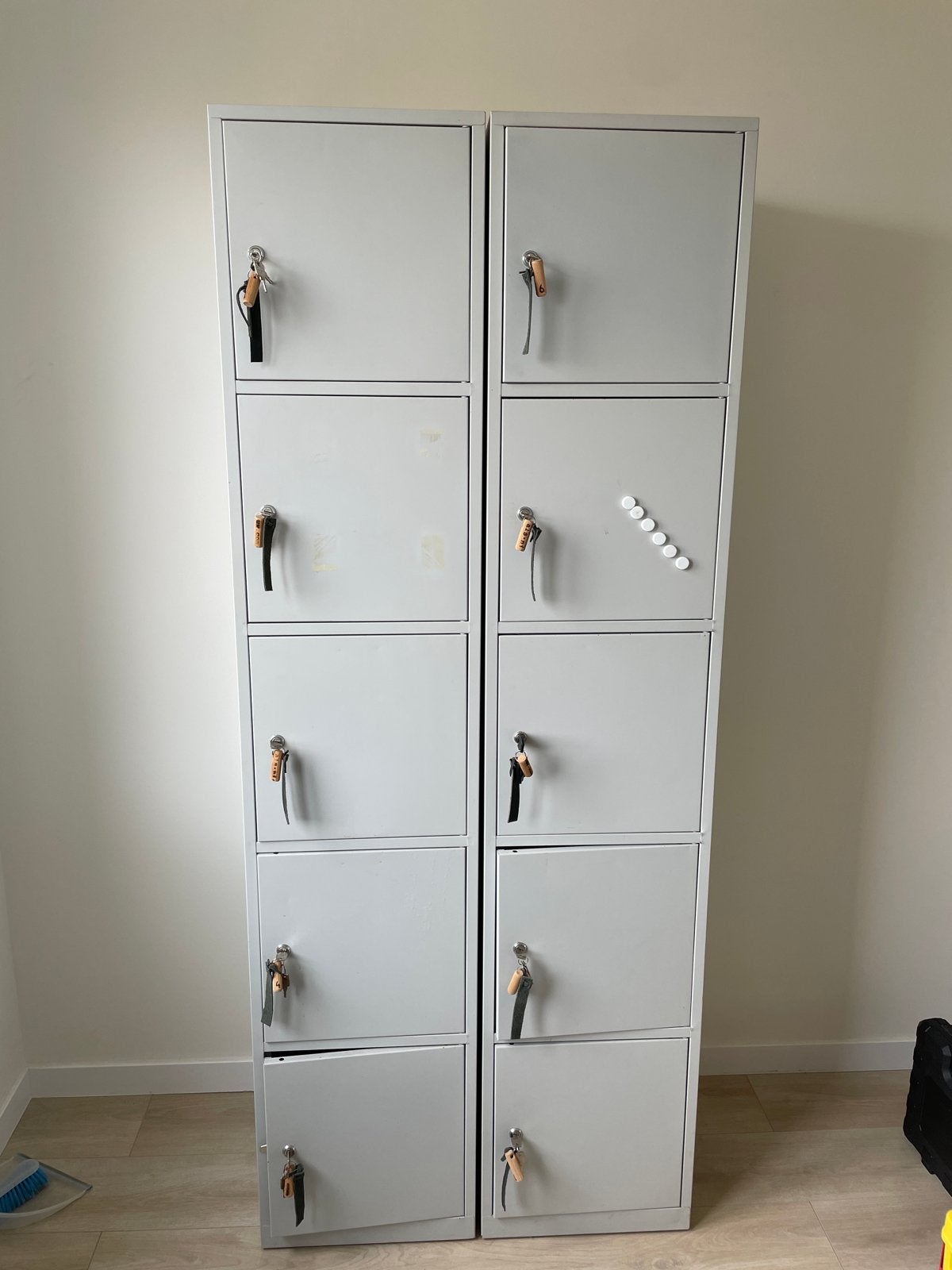 Metalen Lockers met Sleutels - Ideaal voor Kantoor/School, Huis en Inrichting, Ophalen, Zo goed als nieuw