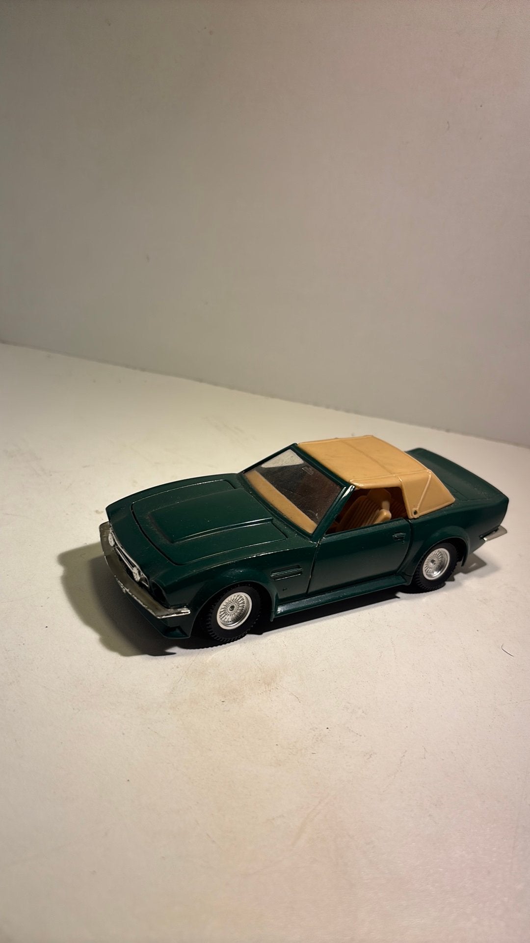 Aston martin v8 green polistil 1.24, Hobby en Vrije tijd, Overige merken, Ophalen of Verzenden, A, A