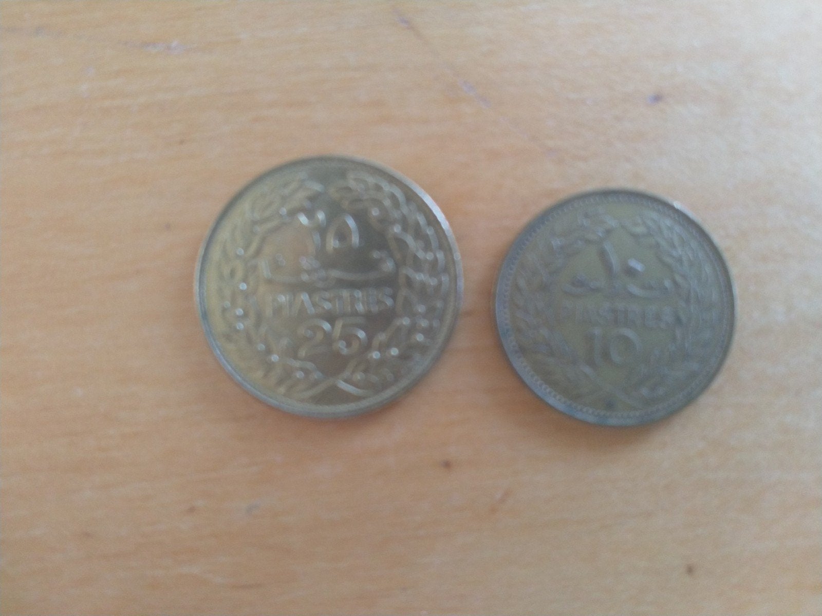 Libanon 10 en 25 Piastres, Ophalen of Verzenden, Midden-Oosten, Losse munt