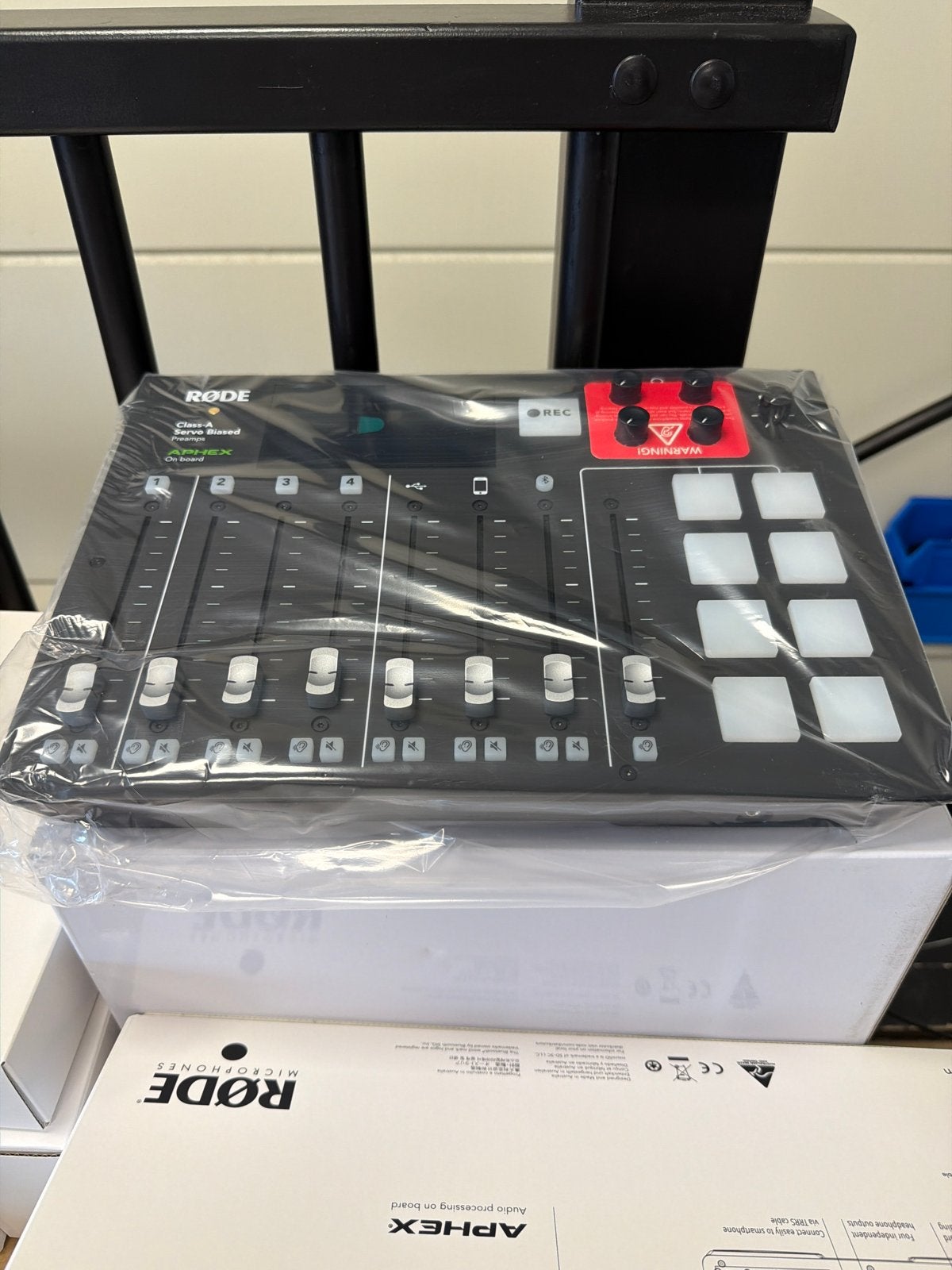 RODE CASTER PRO - Geïntegreerde Podcast Productie Console, Muziek en Instrumenten, Ophalen of Verzenden, Nieuw, Minder dan 5 kanalen
