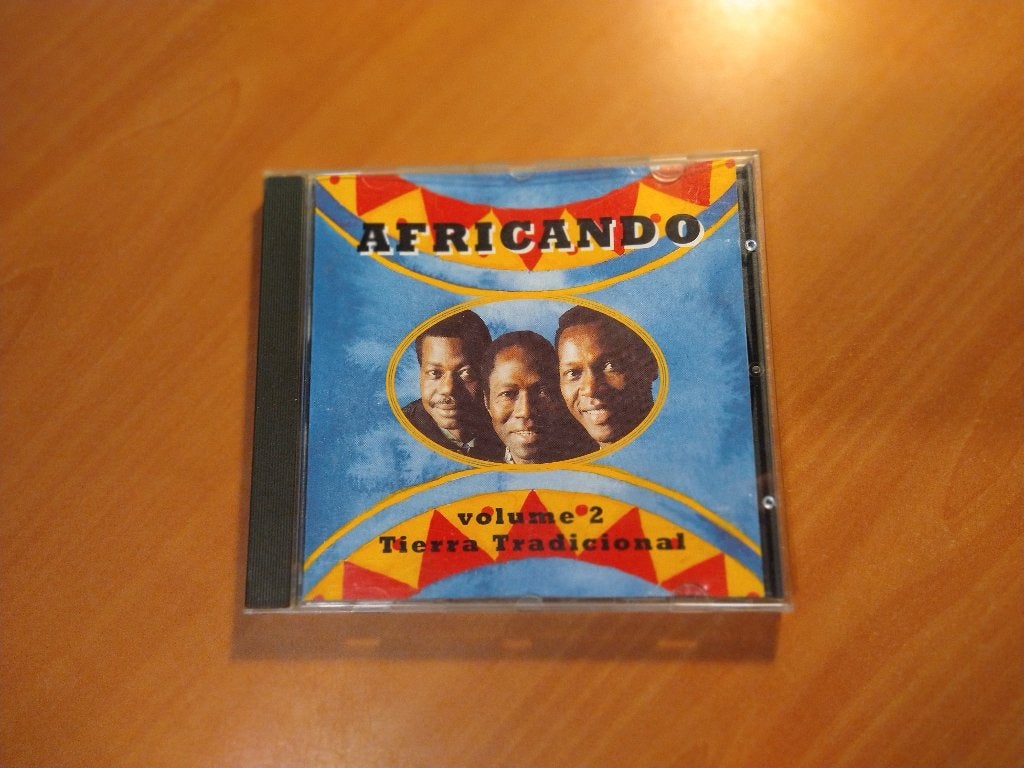 CD Africando – Volume 2 - Tierra Tradicional, Ophalen of Verzenden, Zo goed als nieuw, Afrikaans