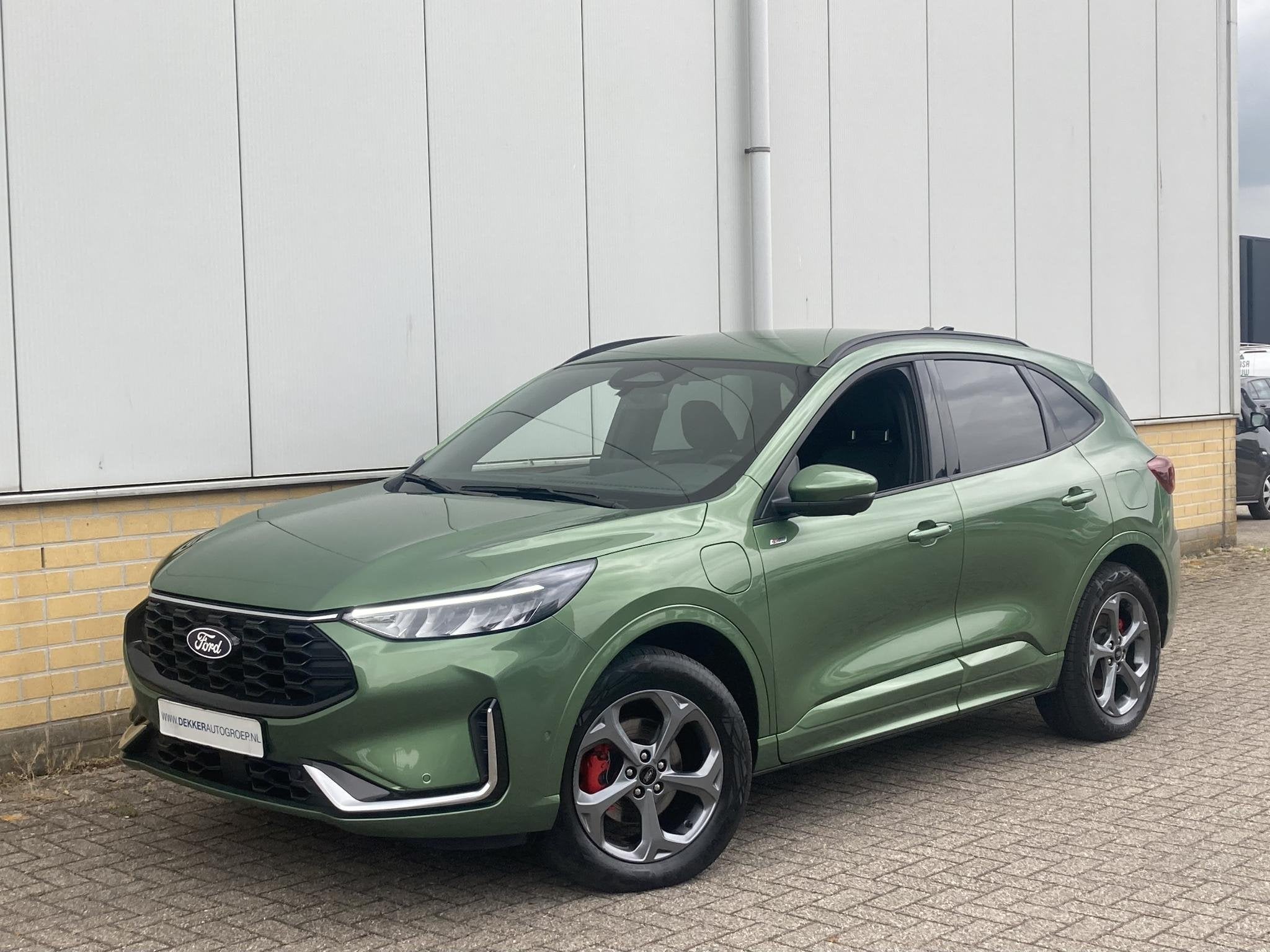 Ford Kuga 2.5 PHEV 243 pk ST-Line X Winter Pack - AGR stoele, 14 kWh, Gebruikt, 4 cilinders, Leder en Stof