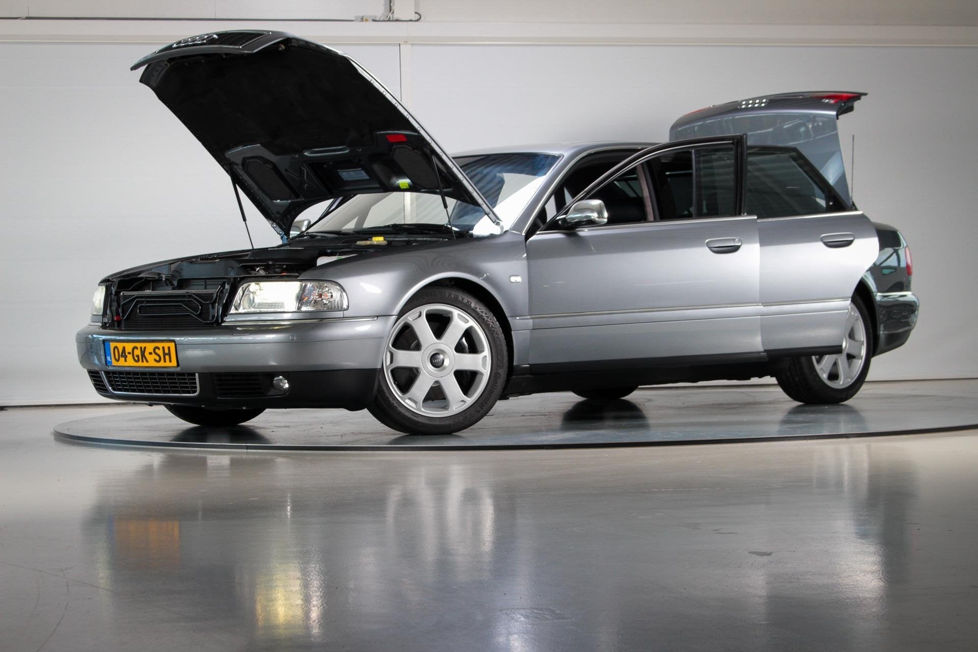 2001 Audi S8 4.2 V8 Quattro, Auto's, Automaat, 4172 cc, Gebruikt, 360 pk