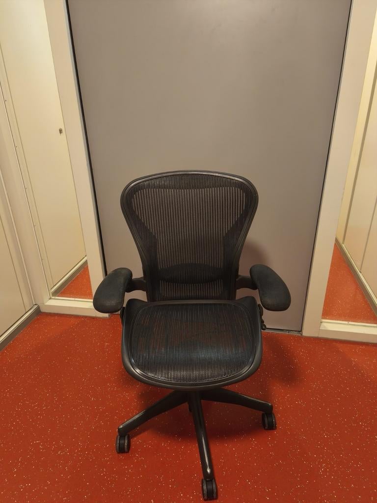 Herman Miller Aeron B - Goede staat - Meerdere beschikbaar, Gebruikt, Zwart, Ophalen of Verzenden, Bureaustoel