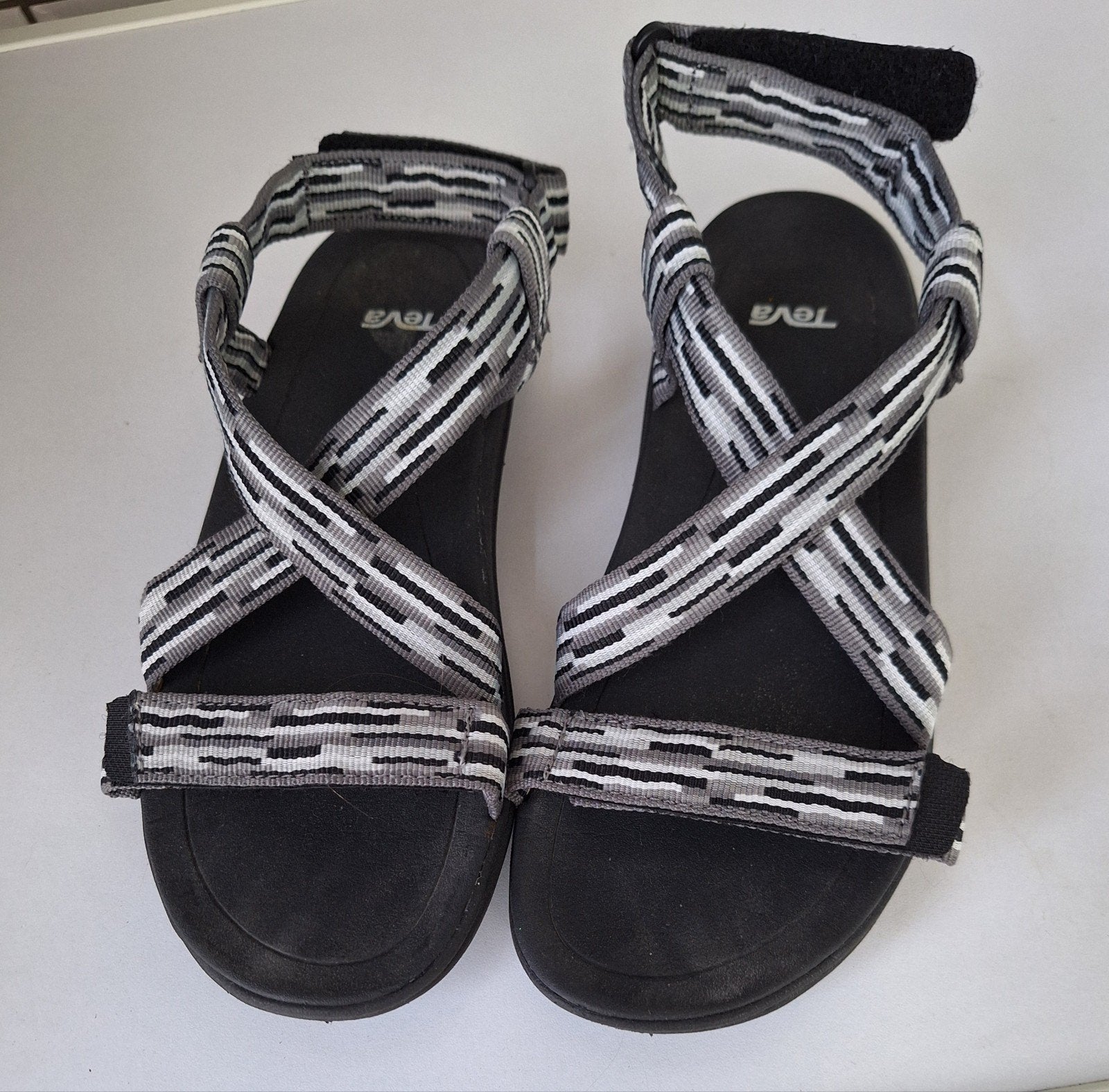 Teva sandalen maat 36 - zo goed als nieuw, Zo goed als nieuw, Teva, Grijs, Sandalen of Muiltjes