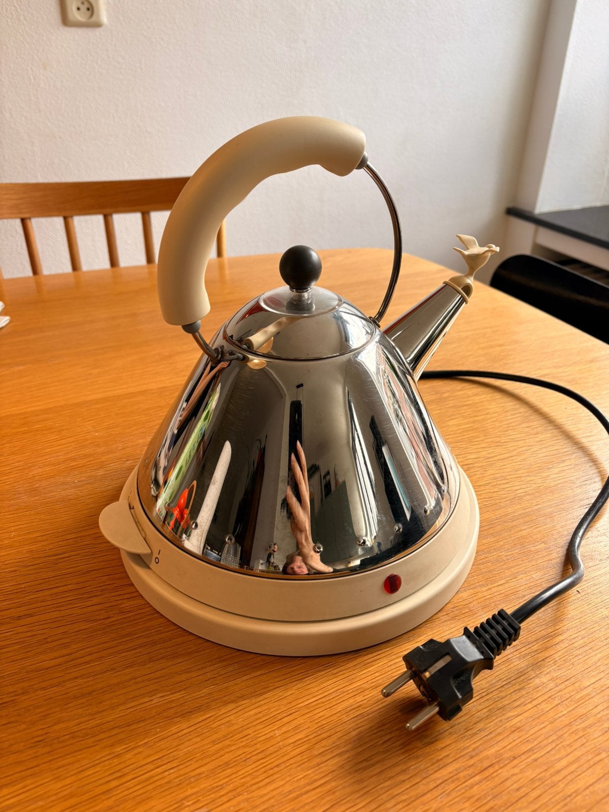 Alessi elektrische waterkoker, 1 tot 2 liter, Ophalen of Verzenden, Gebruikt