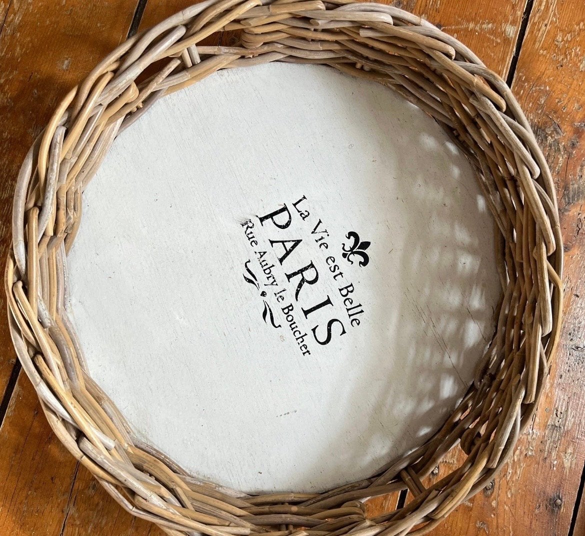 Brocante dienblad met 'La Vie est Belle Paris' opdruk, Gebruikt, Gevlochten, Rond, Ophalen of Verzenden