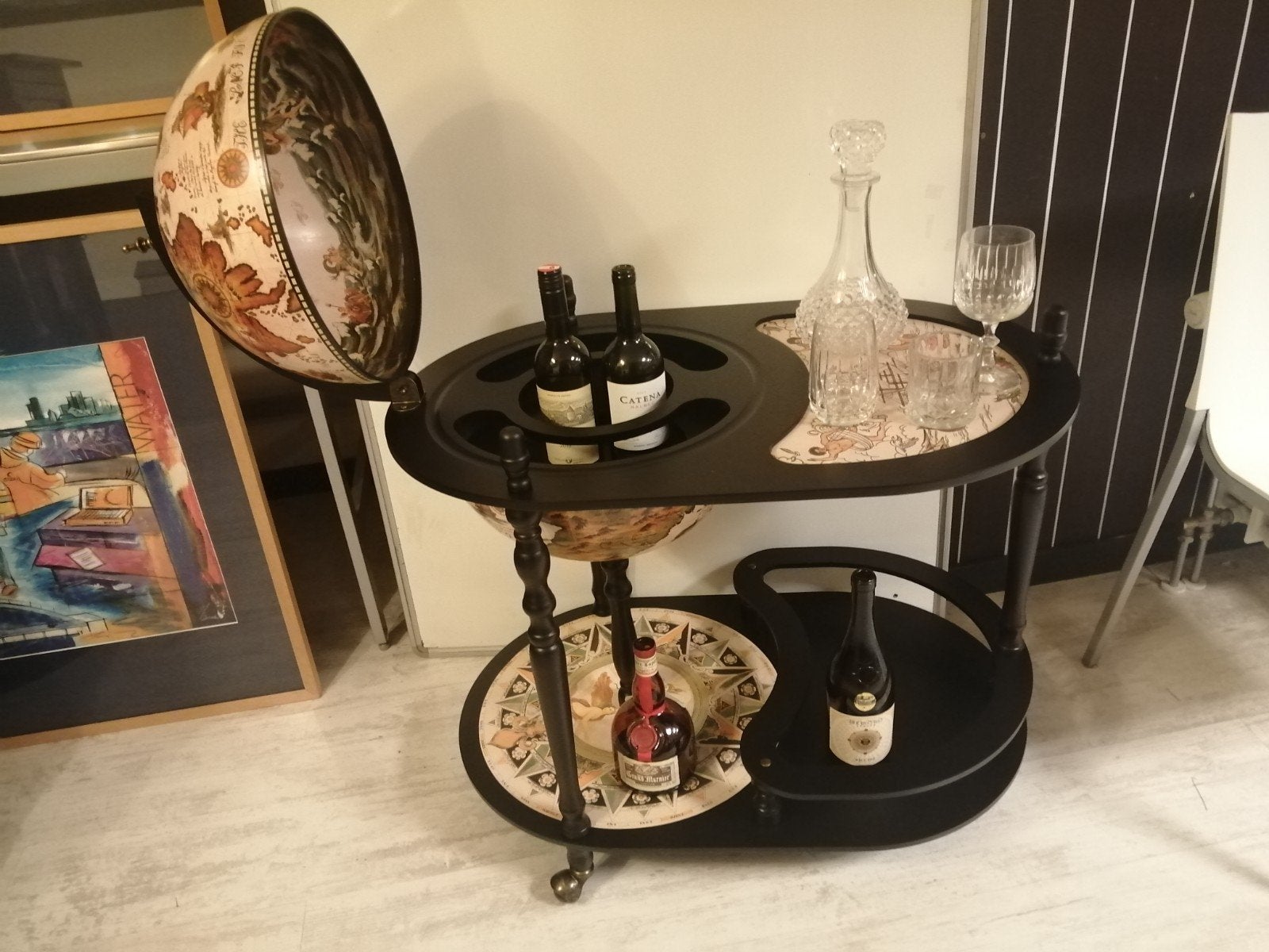 XXXL GLOBEBAR BARGLOBE WIJNBAR MET TAFEL 95X80X51CM 
Un, Ophalen