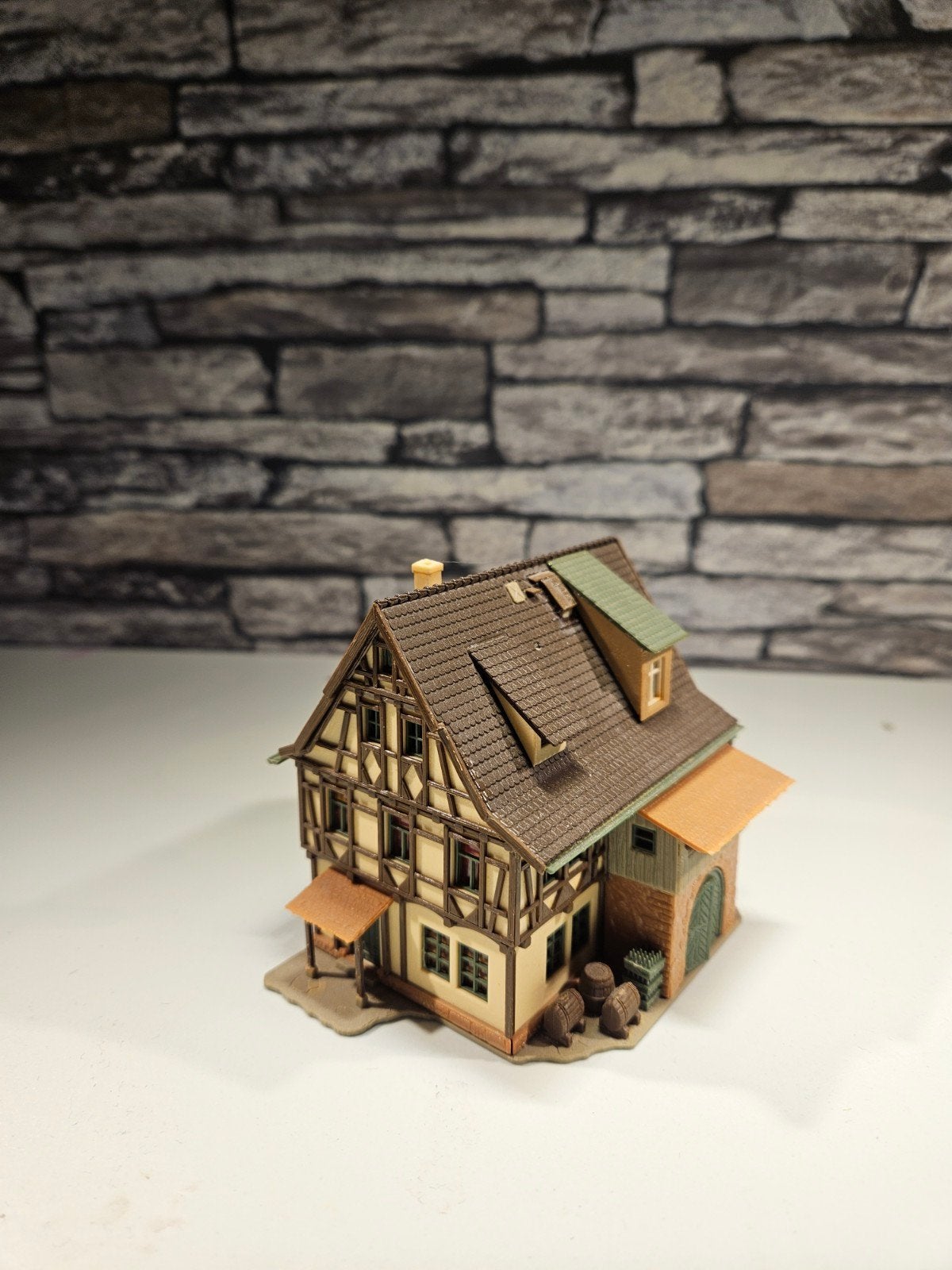 Vakwerkhuis Duits huis N spoor trein 1:160, Hobby en Vrije tijd, Modeltreinen | N-Spoor, Overige merken, Gebruikt, Gelijkstroom of Wisselstroom