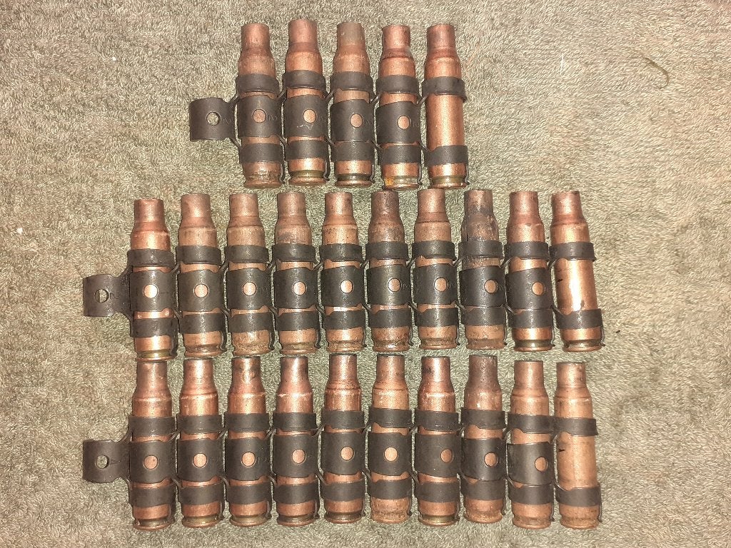 Hulzenband 25 stuks 7,62/.308 staal set2, Verzamelen, Ophalen of Verzenden, Landmacht, Nederland, Hulzen of Bodemvondsten