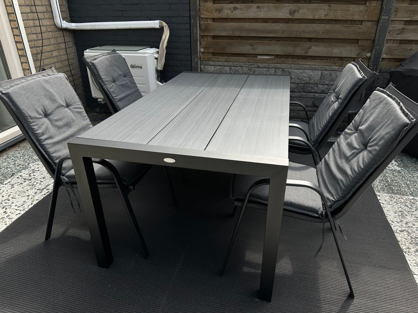 Moderne tuinset met 4 stoelen en tafel - Zo goed als nieuw, Ophalen, 4 zitplaatsen, Eettafel, Aluminium