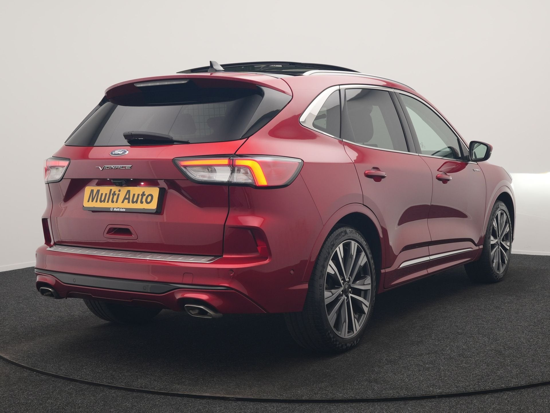 Ford Kuga 2.5 Vignale PHEV 225pk Dealer O.H. | Trekhaak Af F, Auto's, Adaptive Cruise Control, Gebruikt, Zwart, 4 cilinders